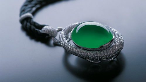 翡翠戒指与优雅手链的完美搭配 打造时尚女性的珠宝新风尚