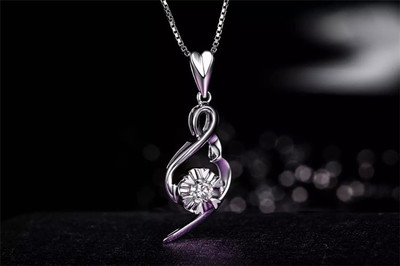 佐卡伊珠宝白18K金0.15克拉结婚定制钻石吊坠 细节与优雅的完美融合